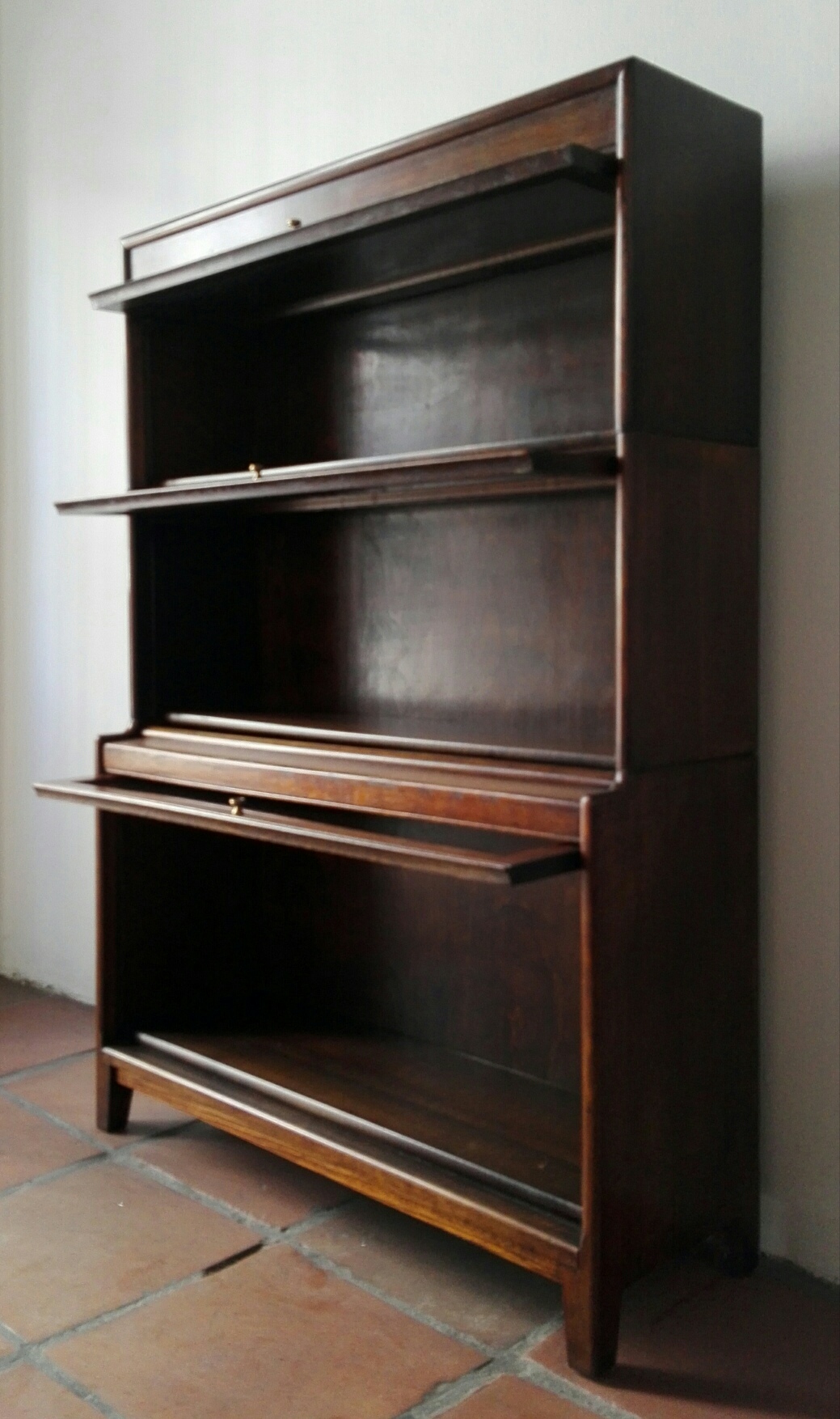 Oak Barrister's Lutge Gallery